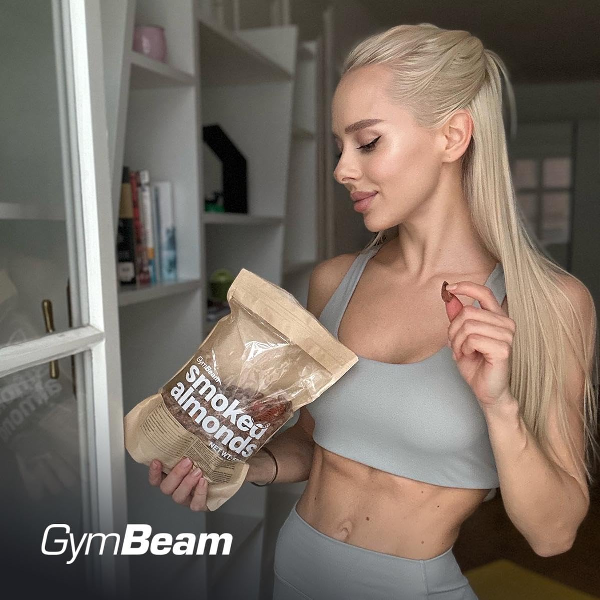 GymBeam Alimentazione Mandorle Affumicate sgusciate 500 g