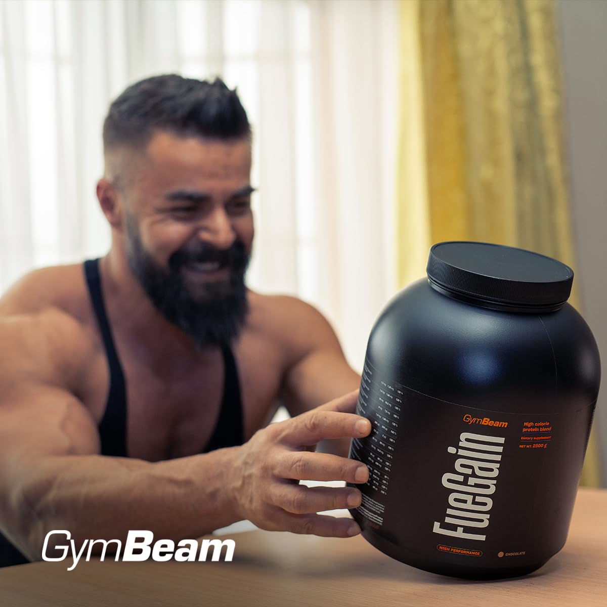 GymBeam FueGain Gainer Proteine Fragola 2500 g Massa