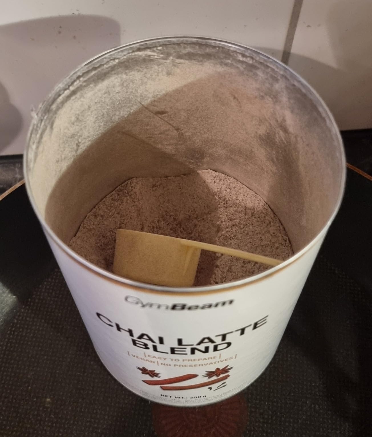 GymBeam Chai Latte 250 g miscela masala chai tè nero spezie