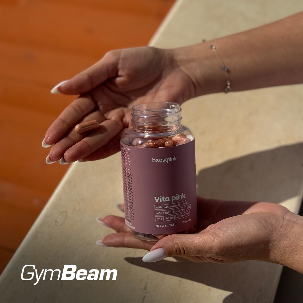 GymBeam Vita Pink Multivitaminico Donna 120 cps vitamine D K2