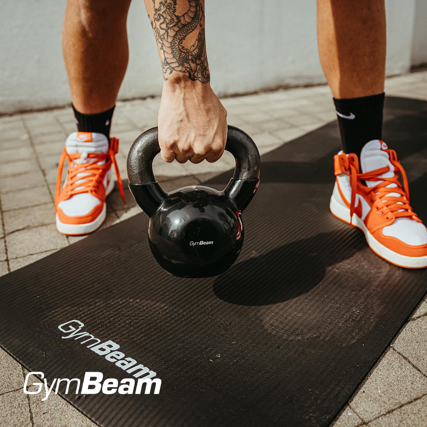 GymBeam Kettlebell 16 kg Attrezzo Fitness Ferro Vinile