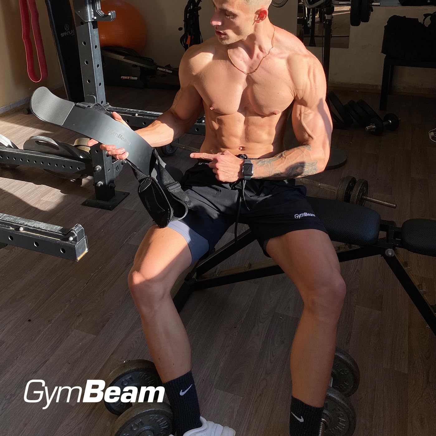 GymBeam Blaster Isolatore Bicipiti Arm Blaster Ferro 58,8 cm